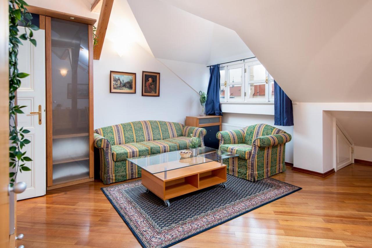Old Town Square Holiday Homes Прага Екстериор снимка