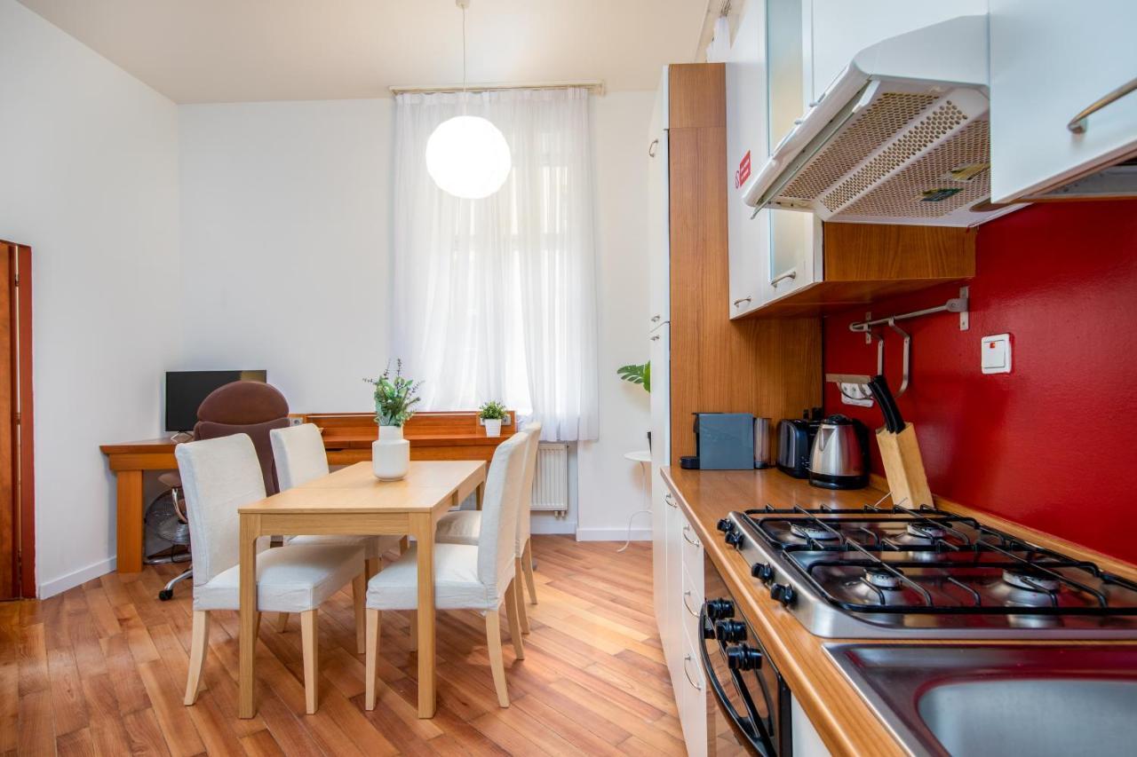 Old Town Square Holiday Homes Прага Екстериор снимка